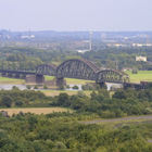 Blick auf die Haus-Knipp-Eisenbahnbrücke.